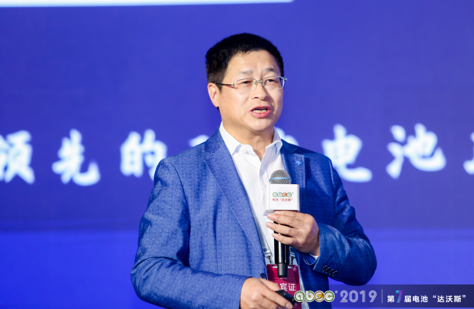 中國科學院上海硅酸鹽研究所能源材料研究中心主任、研究員溫兆銀