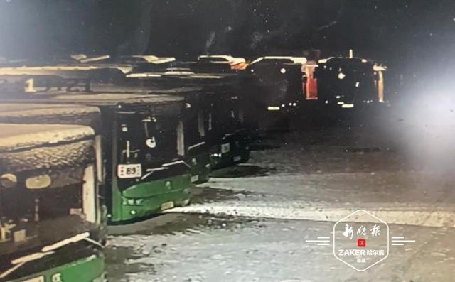 亞星客車電動公交充電起火  消防部門：電池加熱系統異常所致